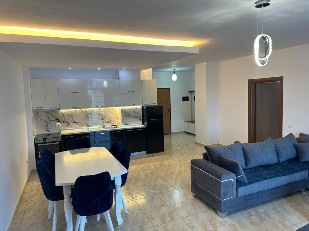 Beachfront At Shkembi Kavajes Kamelia Building Appartamento Durrës